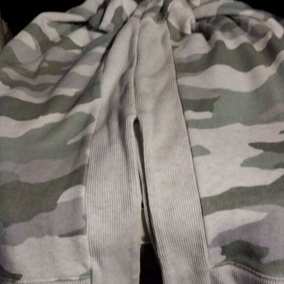 Aerie  Women Sweatshirt  Pullover Camo Crewneck Relaxed Stretch Preppy S… - Picture 9 of 16